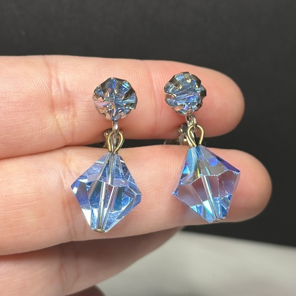 VINTAGE AUSTRIAN CRYSTAL AB CLIP ON EARRINGS | STUNNING BLUE IRIDESCENT CLASSIC